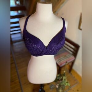 💕Victoria’s Secret Body by Victoria lined Demi💕  NWOT